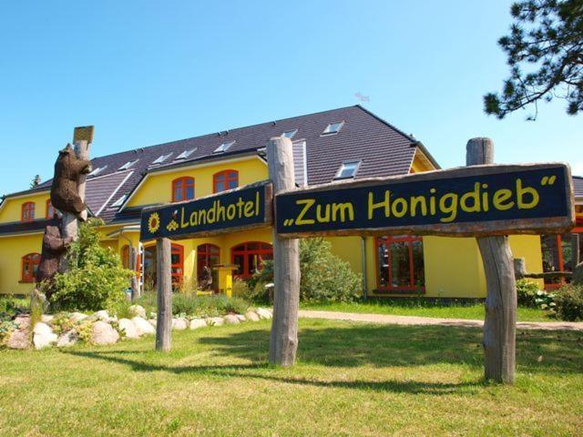 Landhotel Zum Honigdieb Ribnitz-Damgarten Luaran gambar