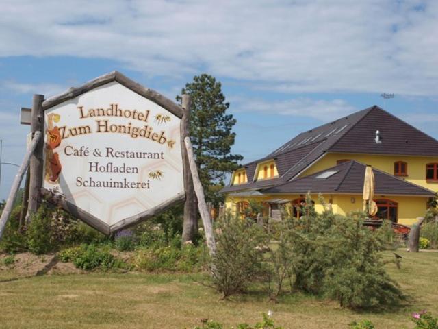 Landhotel Zum Honigdieb Ribnitz-Damgarten Luaran gambar